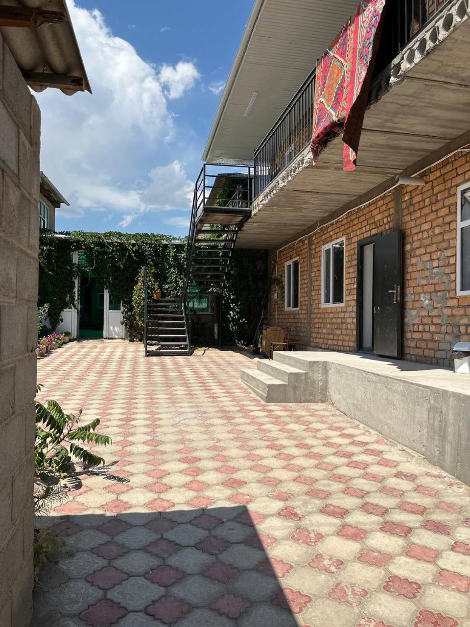 "Bilim" Guest House Tamchy Buitenkant foto