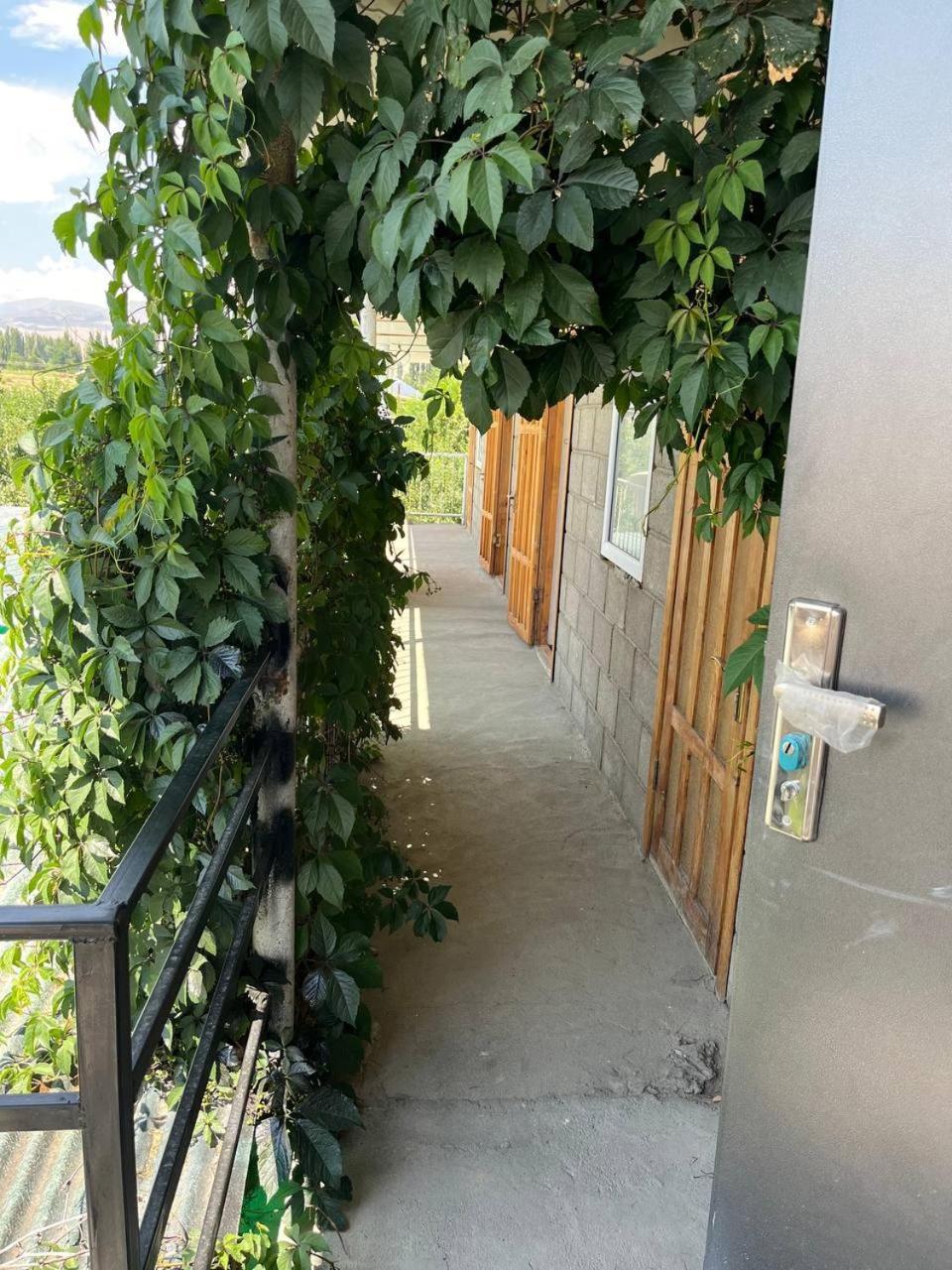 "Bilim" Guest House Tamchy Buitenkant foto
